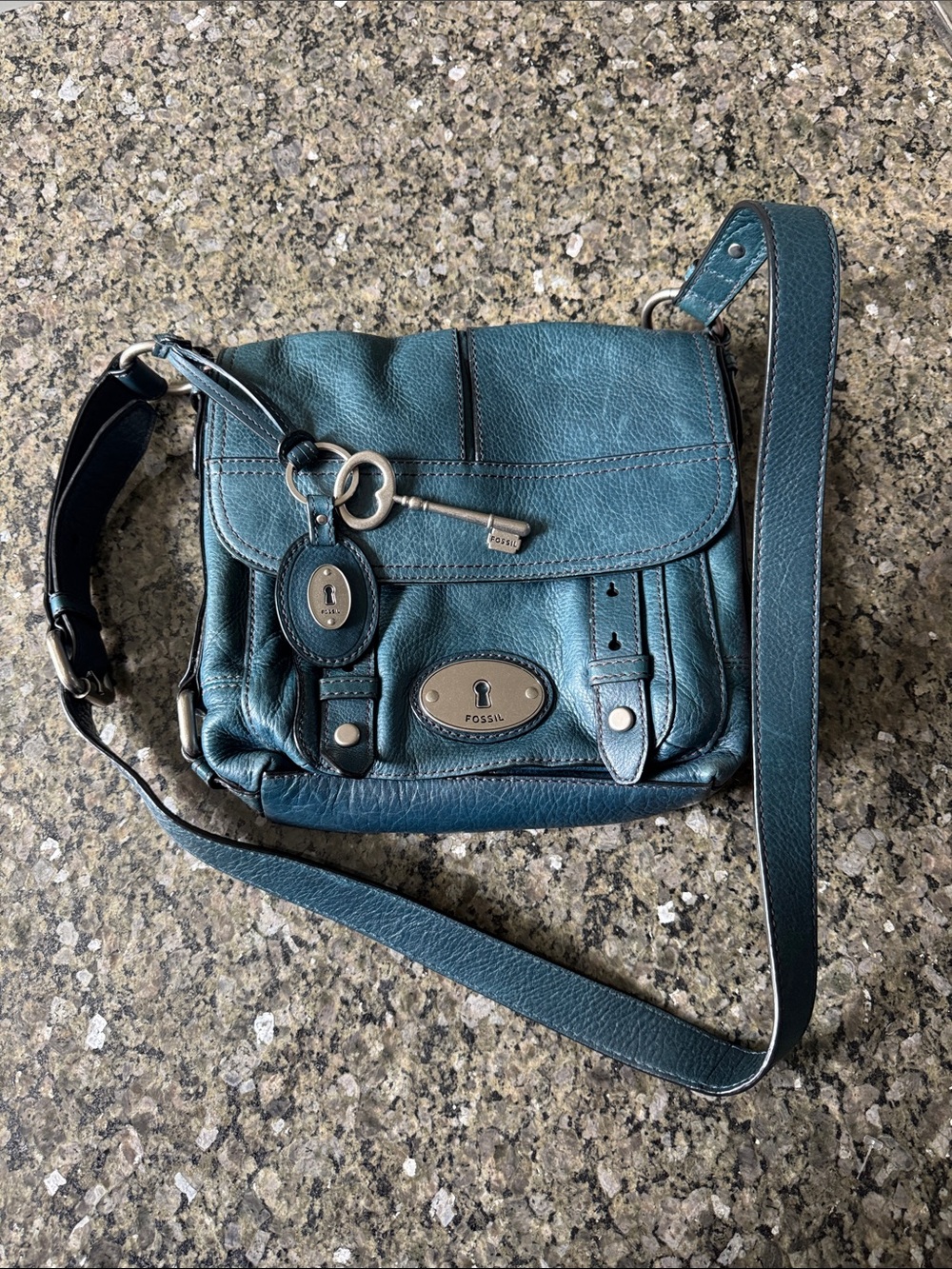 Fossil Teal Blue Leather Crossbody messenger y2k vintage Bag w Key Charm & tag